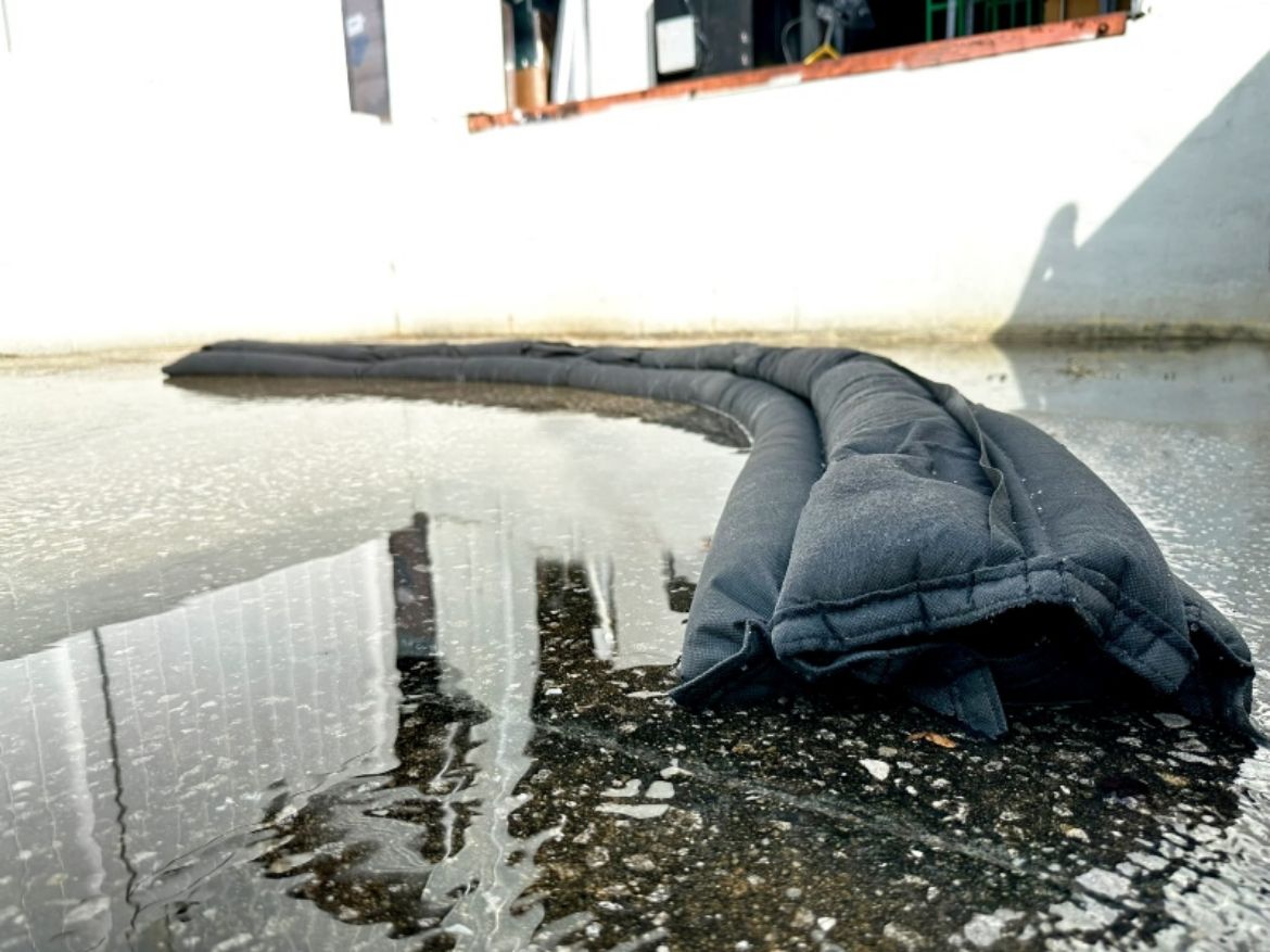 Picture of ULTRA-FLOOD STOPPER TUBES BLACK (1.5ML X 0.2MW X 6MMH - UNACTIVATED)